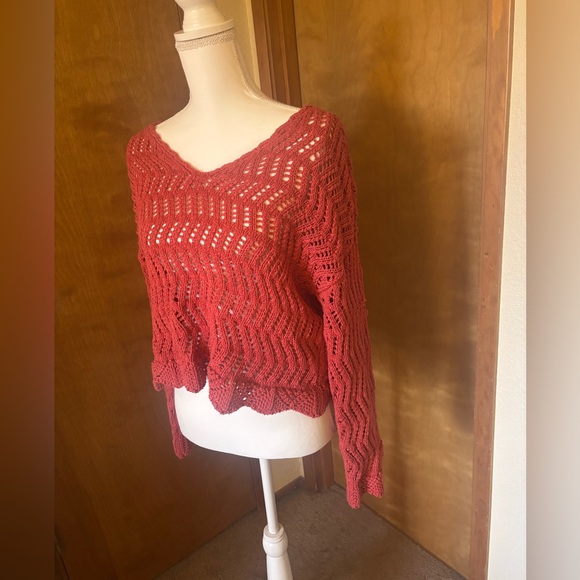 American Eagle Outfitters Burnt Orange/Red Open Knit V-Neck Sweater - Picture 3 of 8